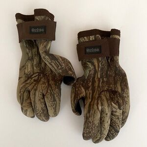 Gates REALTREE Camo Grip Adjustable Wrist Secure Fit Medium Hunting Gloves